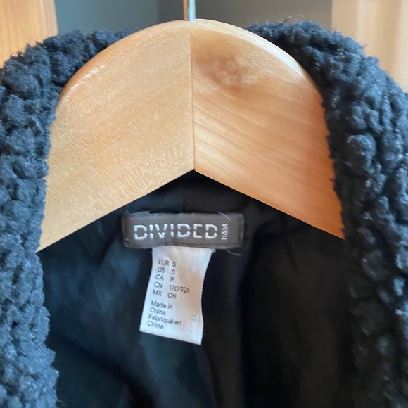 H & M Oversized Biker Jacket With Faux Fur Collar - Picture 5 of 7